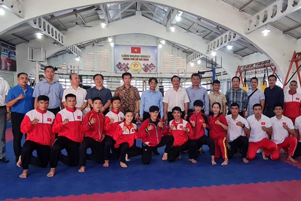 Thứ trưởng Bộ VHTTDL Hoàng Đạo Cương gặp gỡ động viên các đội tuyển tại TP.HCM - Anh 8