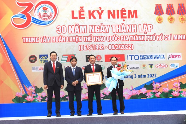 Trung tâm HLTT Quốc gia TP.HCM kỷ niệm 30 năm thành lập - Anh 2