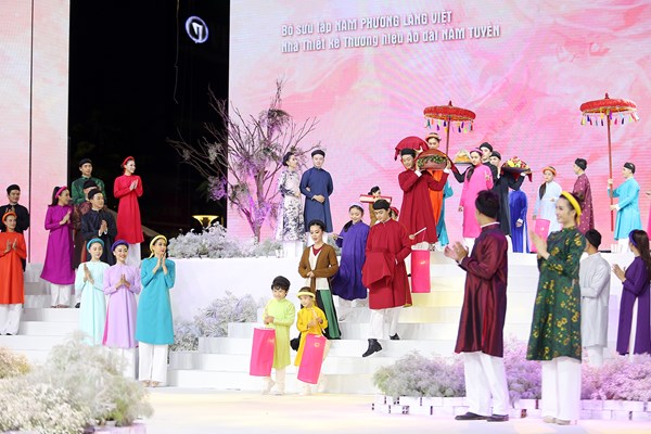 Quảng bá tiềm năng văn hóa và du lịch qua tà áo dài - Anh 5