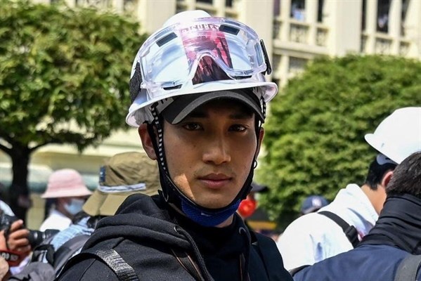 Myanmar thả tự do cho nam người mẫu - Anh 1