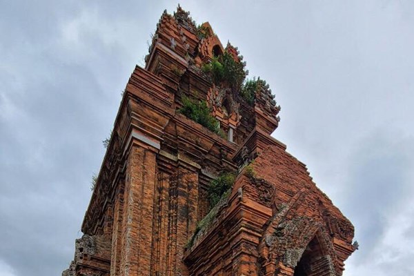 Tu bổ, tôn tạo Di tích quốc gia tháp Bánh Ít (Bình Định): (Bài 1) Không tuân thủ thoả thuận, xâm hại nghiêm trọng di tích - Anh 4