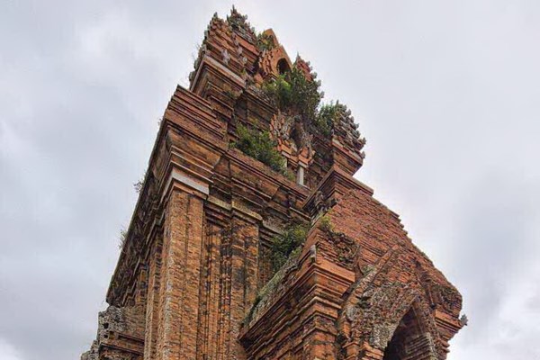 Tu bổ, tôn tạo di tích tháp Bánh Ít (Bình Định): Bài 2: Cần làm rõ trách nhiệm của các bên - Anh 2