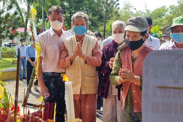 Đà Nẵng: Lễ dâng hương tưởng nhớ 64 liệt sĩ Gạc Ma - Anh 1