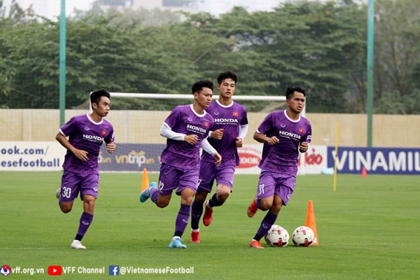 Tuyển U23 Việt Nam bắt đầu tập luyện, chuẩn bị cho SEA Games 31 và giải châu Á - Anh 2