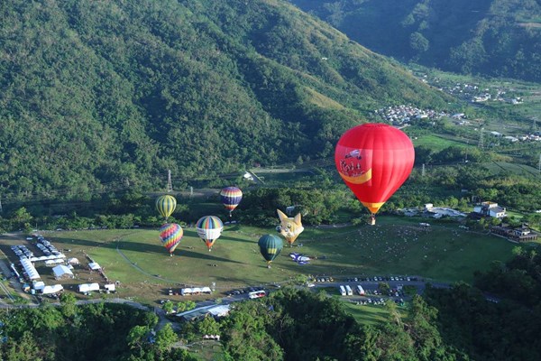 Vietjet đồng hành cùng Lễ hội Khinh Khí Cầu quốc tế Tuyên Quang 2022 - Anh 4