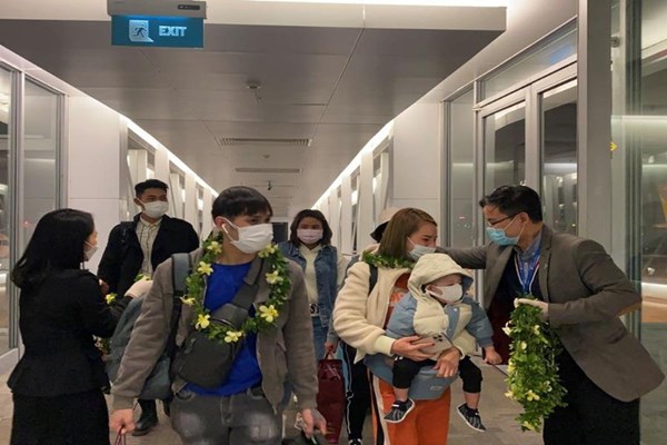 Trẻ dưới 2 tuổi nhập cảnh không cần xét nghiệm Covid-19 - Anh 1