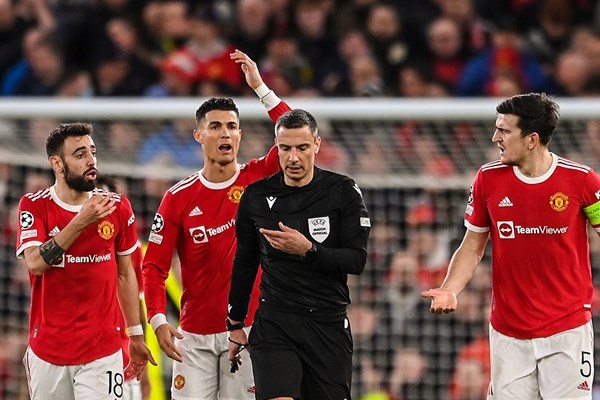 Man Utd “trắng tay” danh hiệu mùa thứ năm liên tiếp - Anh 1