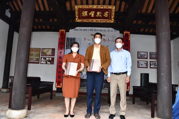 Ra mắt sách Di sản Hán Nôm Hội An - Anh 3