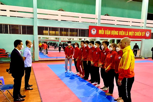 Nêu cao quyết tâm, vì màu cờ Tổ quốc - Anh 1
