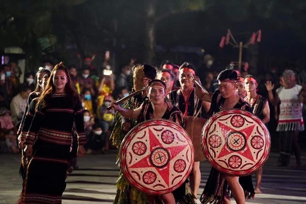 Liên hoan Diễn xướng dân gian văn hóa các dân tộc khu vực Trường Sơn – Tây Nguyên mở rộng lần thứ III: Nơi gặp gỡ của những sắc màu văn hóa - Anh 5