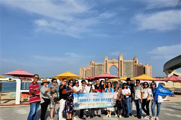 Bắt tay ngay vào việc đón khách quốc tế - Anh 1