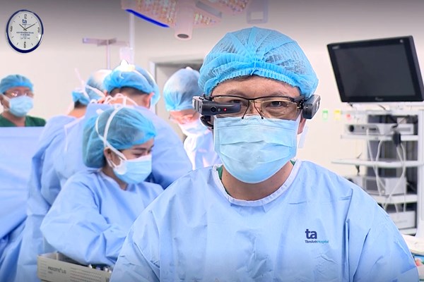 Lần đầu tiên sử dụng công nghệ “Mắt thần” trong thay khớp nhân tạo tại Việt Nam và Đông Nam Á - Anh 2