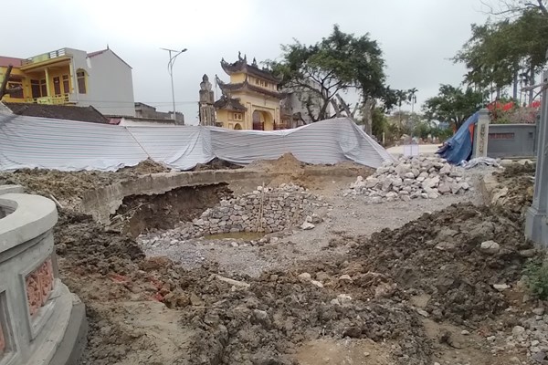 Xung quanh việc tu bổ, tôn tạo hạng mục Giếng Ngọc của dự án di tích đền thờ Lê Văn Hưu: “Cấp tốc” dừng thi công, rà soát hồ sơ, báo cáo Bộ VHTTDL - Anh 1