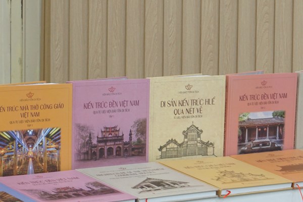 Di sản kiến trúc Huế qua nét vẽ - Tư liệu Viện Bảo tồn Di tích - Anh 2