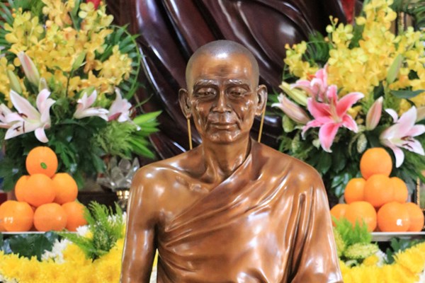 Cung nghinh và an vị tôn tượng Tôn sư Thiện Phước sau hơn 2 năm chế tác - Anh 2