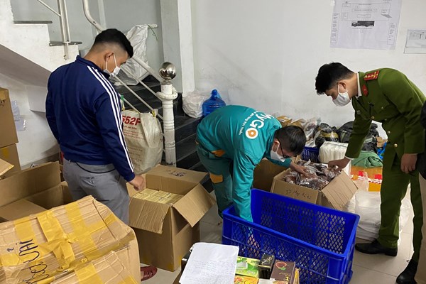 TT-Huế: Xử phạt gần 576 triệu đồng các đơn vị kinh doanh thực phẩm chức năng không rõ nguồn gốc - Anh 1