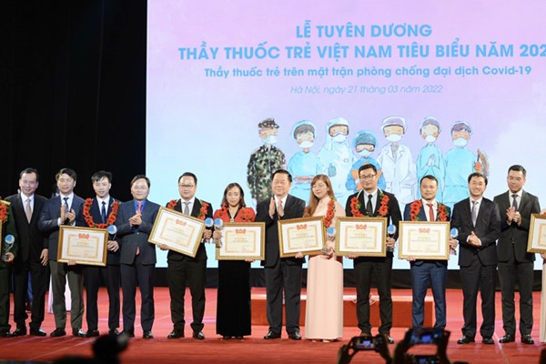 Thầy thuốc trẻ lan tỏa nhiệt huyết trên mặt trận phòng, chống dịch Covid-19 - Anh 3
