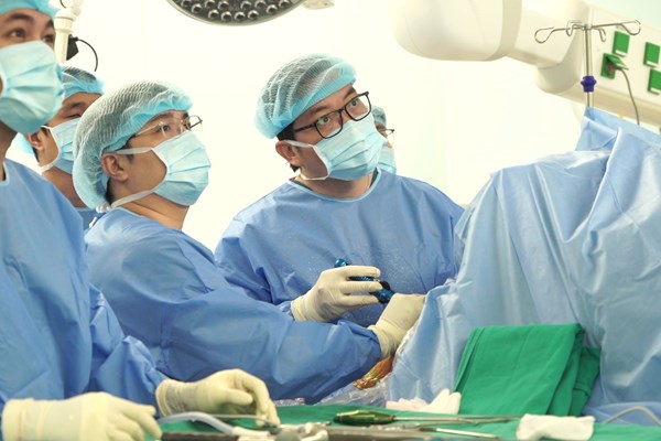 Lễ ký kết hợp tác hỗ trợ điều trị chấn thương cho vận động viên Đội tuyển quốc gia giữa VFF cà VINMEC - Anh 2