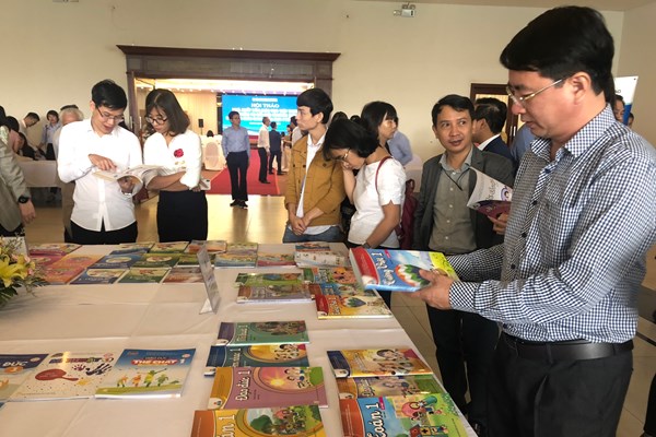 Chọn sách giáo khoa mới: Nên bỏ những quy định hình thức - Anh 1