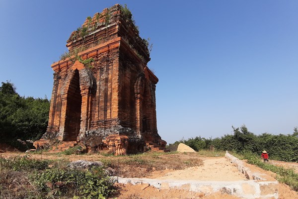 Phản hồi việc tu bổ, tôn tạo di tích quốc gia tháp Bánh Ít (Bình Định):  “Trân trọng cảm ơn báo đài” nhưng lại tìm người cung cấp thông tin - Anh 1