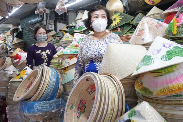 Xây dựng chợ Đông Ba thành điểm đến văn minh, thân thiện - Anh 1