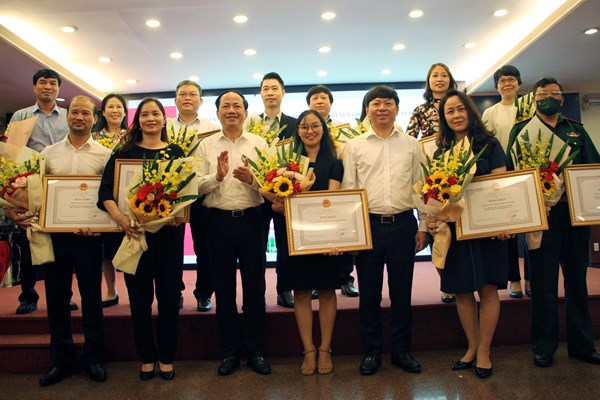 Người làm xuất bản phải đổi mới tư duy, bắt nhịp thời cuộc - Anh 2