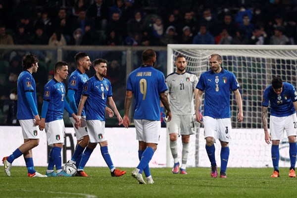 Nhà vô địch châu Âu lỡ hẹn với World Cup 2022 - Anh 2