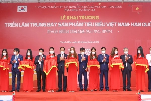 Triển lãm trưng bày sản phẩm tiêu biểu Việt Nam – Hàn Quốc - Anh 1