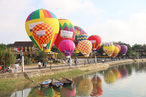 Hội An: Rực rỡ sắc màu Ngày hội Khinh khí cầu - Anh 4