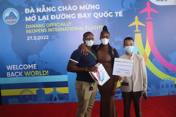 Đà Nẵng đón hai chuyến bay quốc tế đầu tiên trở lại - Anh 4