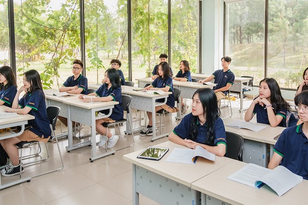 “Khẩn cầu” cho con được đi học trực tiếp - Anh 1