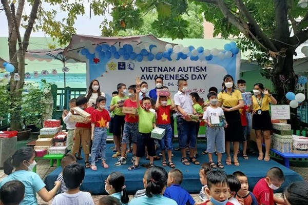 Chung tay hành động vì trẻ em tự kỷ - Anh 1