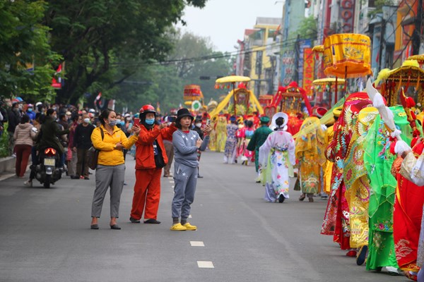Sắc màu văn hóa tại Lễ hội Điện Huệ Nam - Anh 4