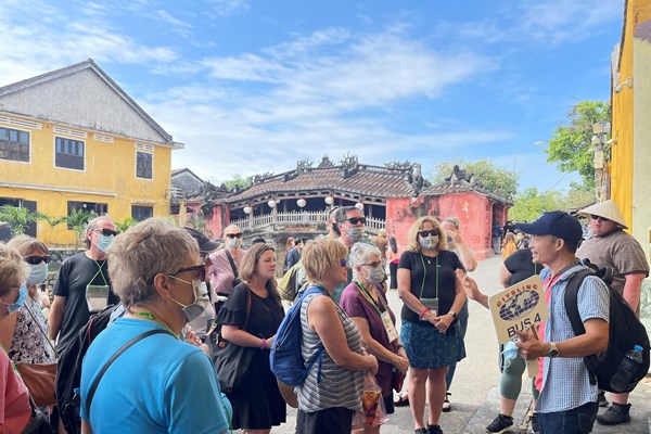 Sau mở cửa, nhiều đoàn khách quốc tế đã đến Quảng Nam - Anh 2