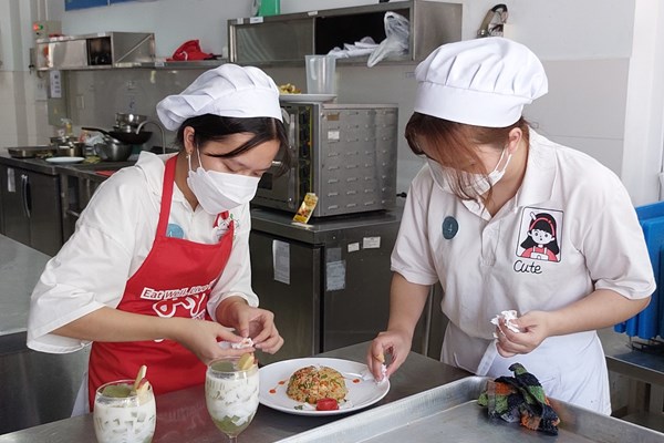 Đà Nẵng tăng cường nâng cao chất lượng nguồn nhân lực du lịch - Anh 1