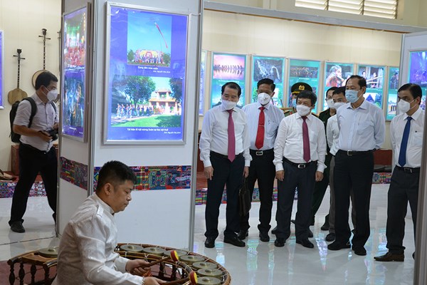 Khai mạc triển lãm “Nhạc cụ truyền thống các dân tộc Việt Nam” tại TP.Cần Thơ - Anh 4