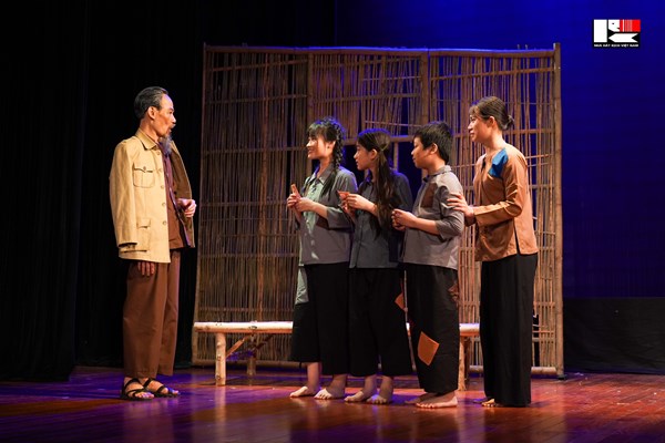 Hình tượng Bác Hồ qua cách kể của đạo diễn trẻ - Anh 3