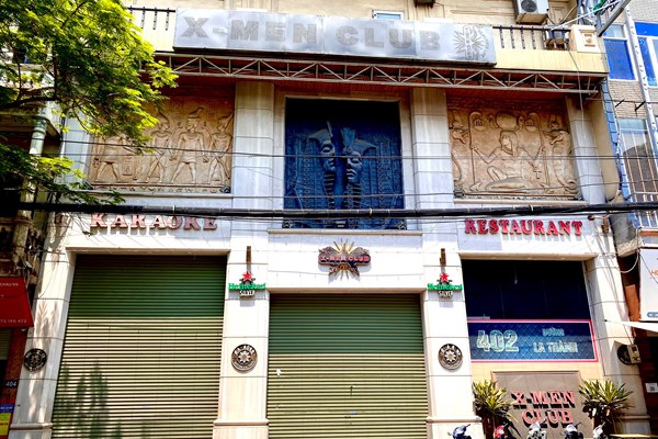 Karaoke, vũ trường… mở cửa trở lại - Anh 1