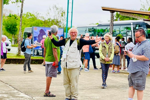 Quảng Nam: Nhộn nhịp du khách dịp lễ giỗ Tổ Hùng Vương - Anh 4