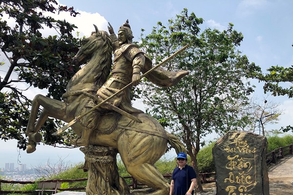 Về tượng Hưng Đạo Vương Trần Quốc Tuấn tại Khu du lịch Hồ Mây : Sẽ tiếp thu ý kiến đóng góp của các chuyên gia - Anh 1