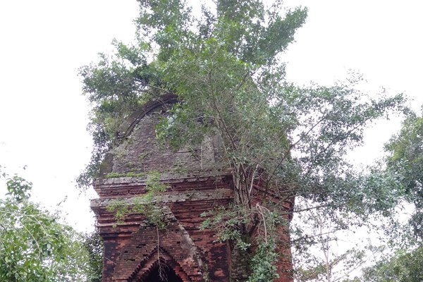 Di tích quốc gia tháp Bằng An xuống cấp trầm trọng - Anh 1