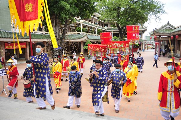 Trình UNESCO ghi danh Lễ hội Vía Bà Chúa Xứ núi Sam là di sản văn hóa phi vật thể đại diện của nhân loại: Động lực trao truyền di sản qua các thế hệ - Anh 1