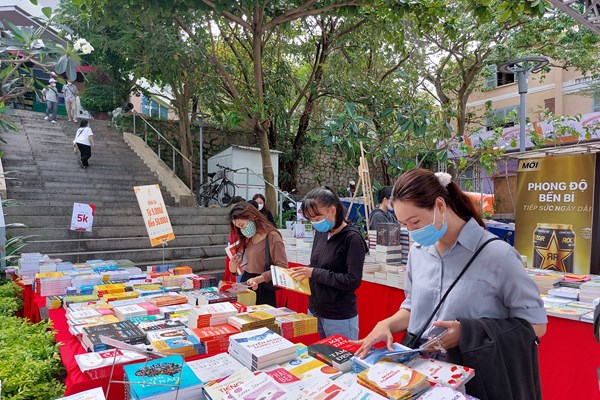 Ngày hội đọc sách Đà Nẵng - Anh 1