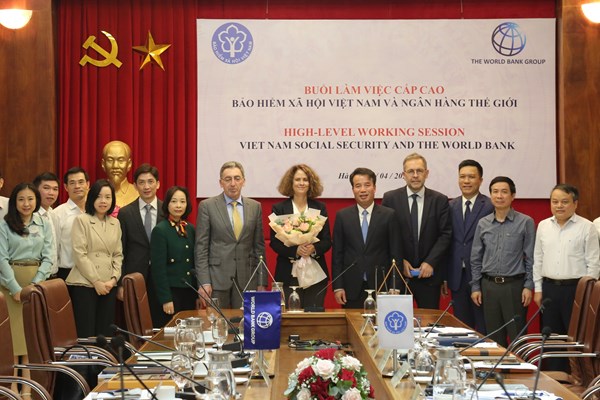 Tăng cường hợp tác giữa BHXH Việt Nam và Ngân hàng Thế giới - Anh 1