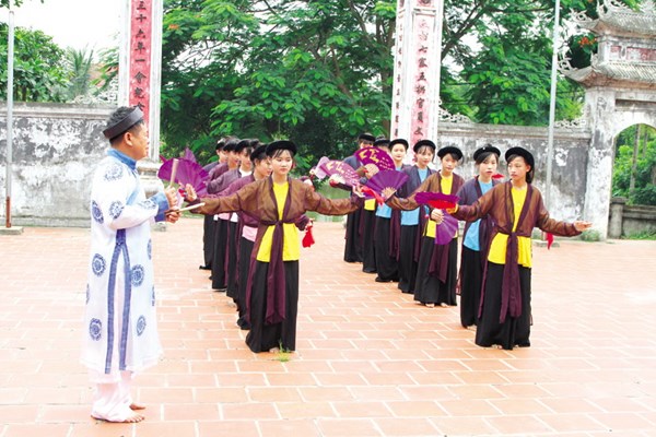 “Tiếp lửa” cho những “báu vật nhân văn sống” - Anh 1