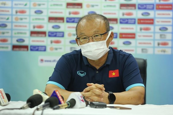 HLV Park Hang-seo đánh giá cao ba cầu thủ trên 23 tuổi của U23 Việt Nam - Anh 1