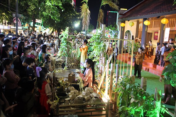 Tưng bừng Ngày sách và Văn hóa đọc Việt Nam lần I - năm 2022 trong đêm bế mạc - Anh 4