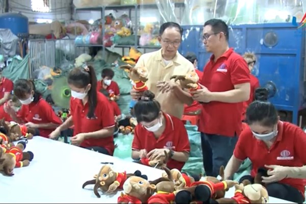 “Thổi hồn” cho linh vật Sao La - Anh 2