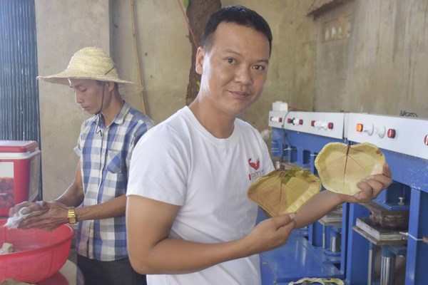 Biến lá tra thành sản phẩm mỹ nghệ được thị trường tranh mua - Anh 1