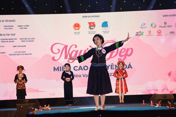 Tạ Thùy Trang đăng quang “ Người đẹp miền cao nguyên đá” năm 2022 - Anh 5